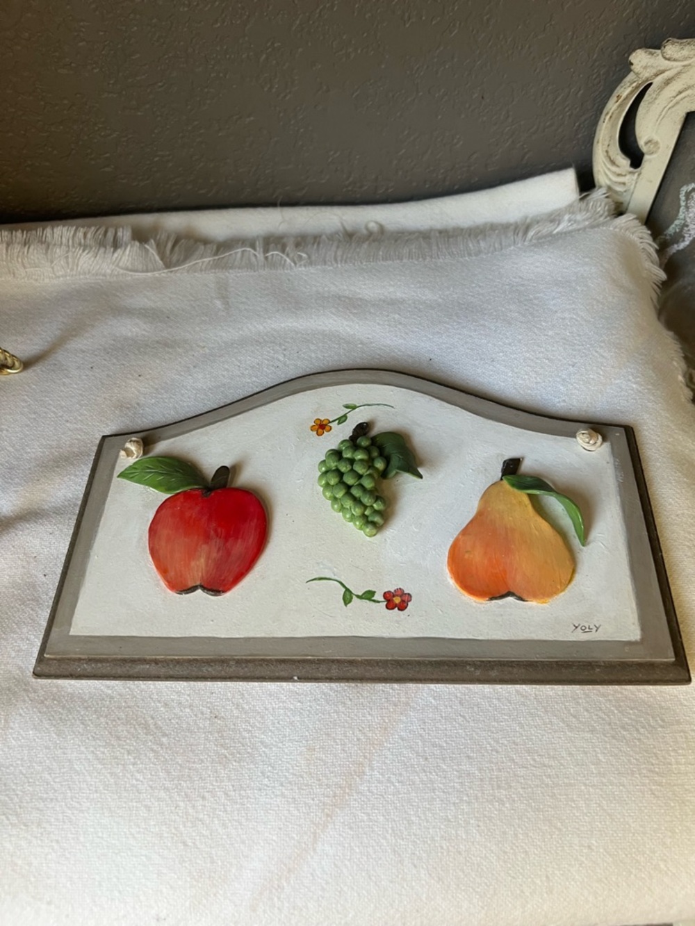 Hand-Painted Wooden Apple Napkin Holder - Red & Green - Picture 5 of 10